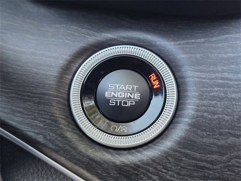 New 2025 Jeep Grand Cherokee Limited w/ Black Appearance Package image 16