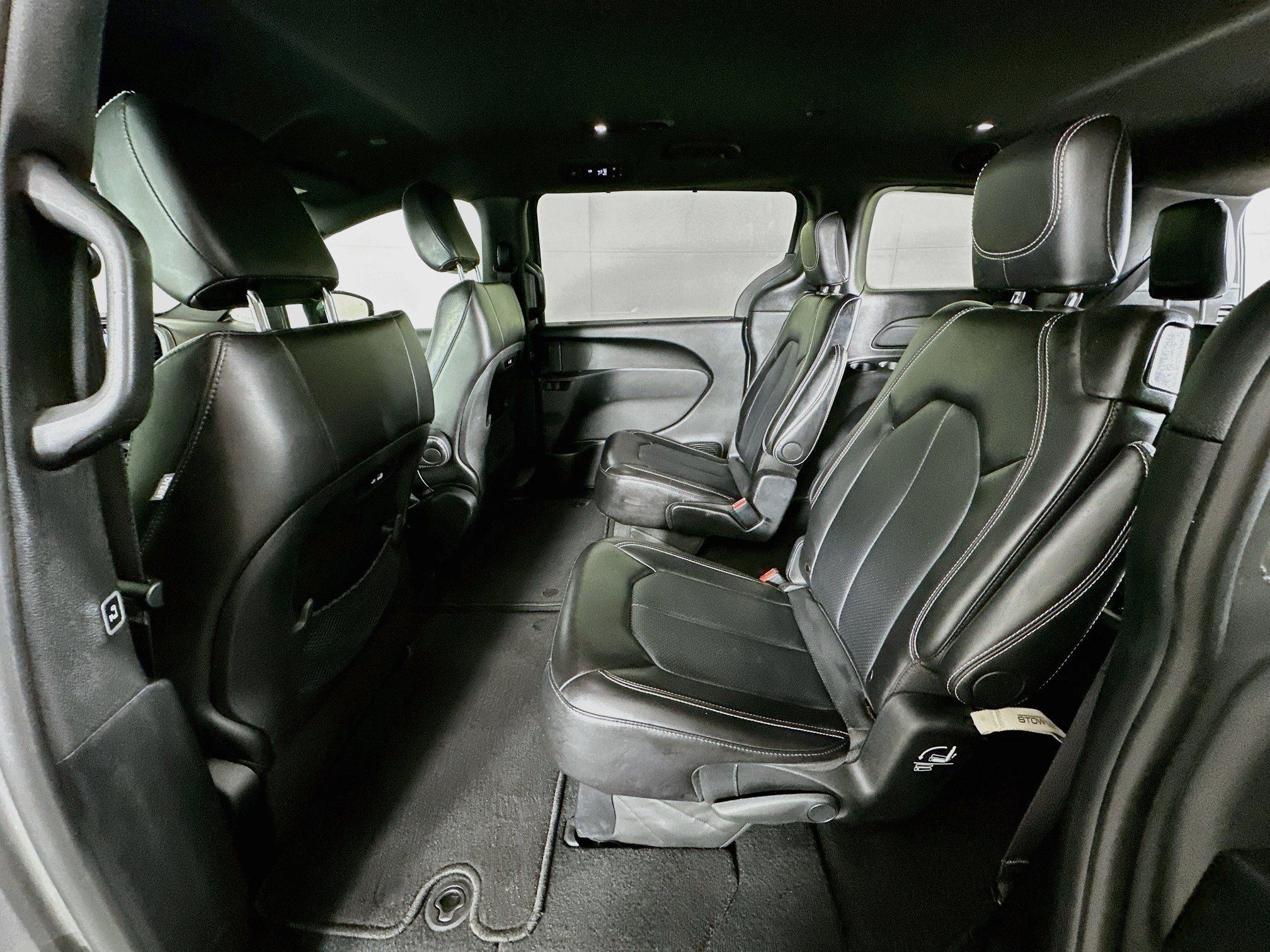 Used 2025 Chrysler Pacifica Select FWD image 27