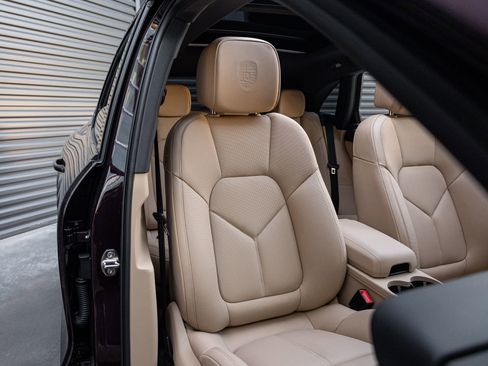 New 2026 Porsche Macan image 33