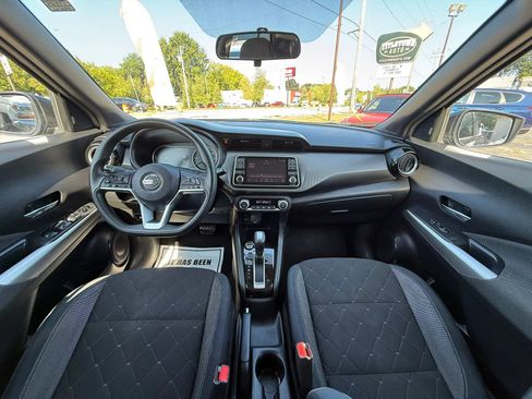 Used 2018 Nissan Kicks SV w/ Exterior Package FWD image 25