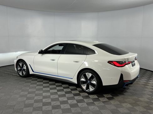 Used 2023 BMW i4 eDrive35 image 9