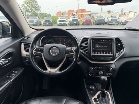 Used 2015 Jeep Cherokee Limited AWD/4WD image 16
