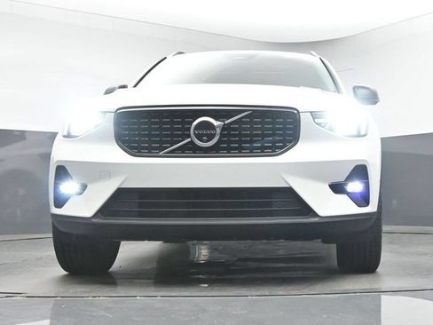 Used 2026 Volvo XC40 B5 Plus AWD/4WD image 12