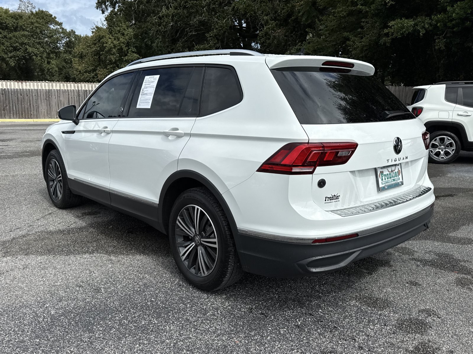 Used 2024 Volkswagen Tiguan Wolfsburg Edition FWD image 3