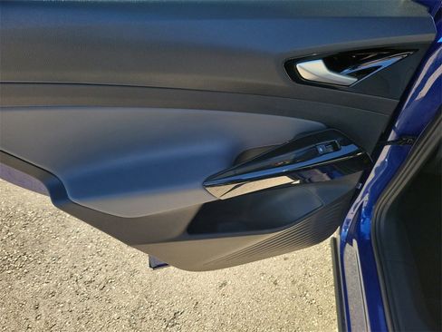 Used 2022 Volkswagen ID.4 Pro S image 11