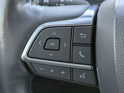 Used 2021 Toyota Highlander Limited image 19