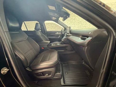 Used 2025 Ford Explorer ST-Line w/ Premium Package RWD image 11