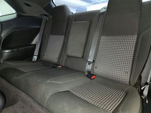 Used 2016 Dodge Challenger R/T image 18