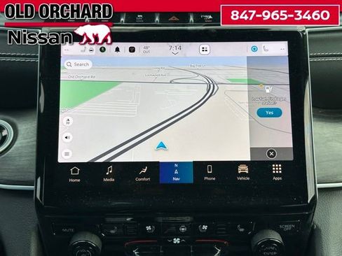 Used 2023 Jeep Grand Cherokee Limited w/ Luxury Tech Group II AWD/4WD image 17