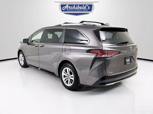 Used 2024 Toyota Sienna Limited AWD/4WD image 5