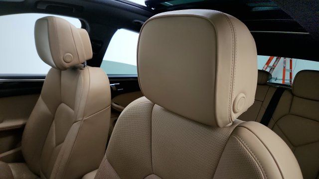 Used 2019 Porsche Macan S AWD/4WD image 45