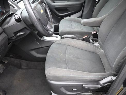 Used 2015 Chevrolet Trax LS w/ LPO, Cargo Package image 29