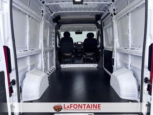 Used 2025 RAM ProMaster 2500 w/ Convenience Group image 23