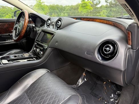 Used 2016 Jaguar XJ L Portfolio AWD/4WD image 22