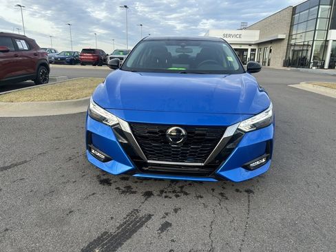 Used 2021 Nissan Sentra SR image 2