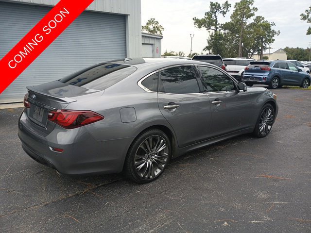 Used 2019 INFINITI Q70 Luxe RWD image 5