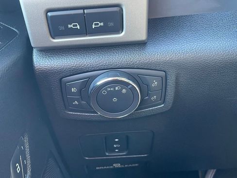 Used 2019 Ford F250 Lariat w/ Lariat Value Package image 16