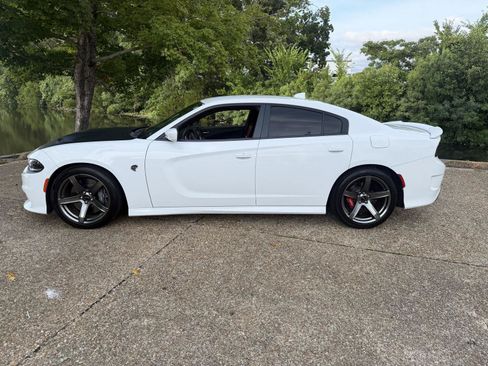 Used 2019 Dodge Charger SRT Hellcat w/ Navigation & Travel Group RWD image 10