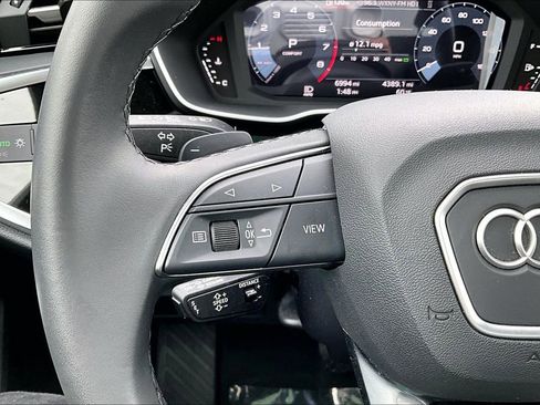 Used 2025 Audi Q3 2.0T Premium w/ Convenience Package image 11