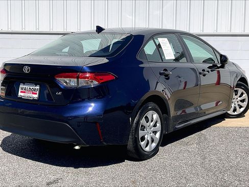 Used 2025 Toyota Corolla LE FWD image 17