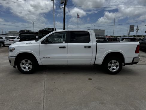 Used 2025 RAM 1500 Big Horn AWD/4WD image 7