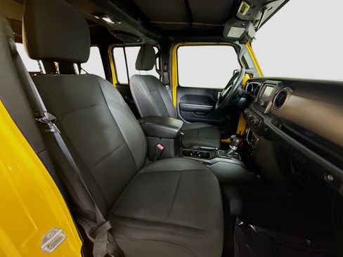 Used 2018 Jeep Wrangler Unlimited Sport image 29