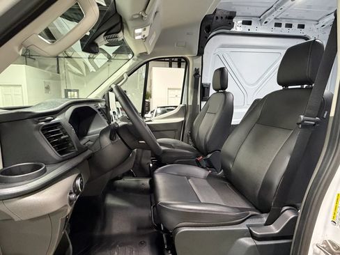 Used 2023 Ford E-Transit Medium Roof RWD image 2