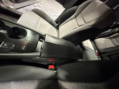 Used 2023 Nissan Rogue SV image 15