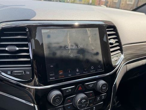 Used 2020 Jeep Grand Cherokee Limited AWD/4WD image 36