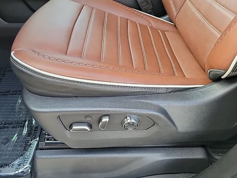 Used 2022 GMC Sierra 1500 Denali Ultimate image 8