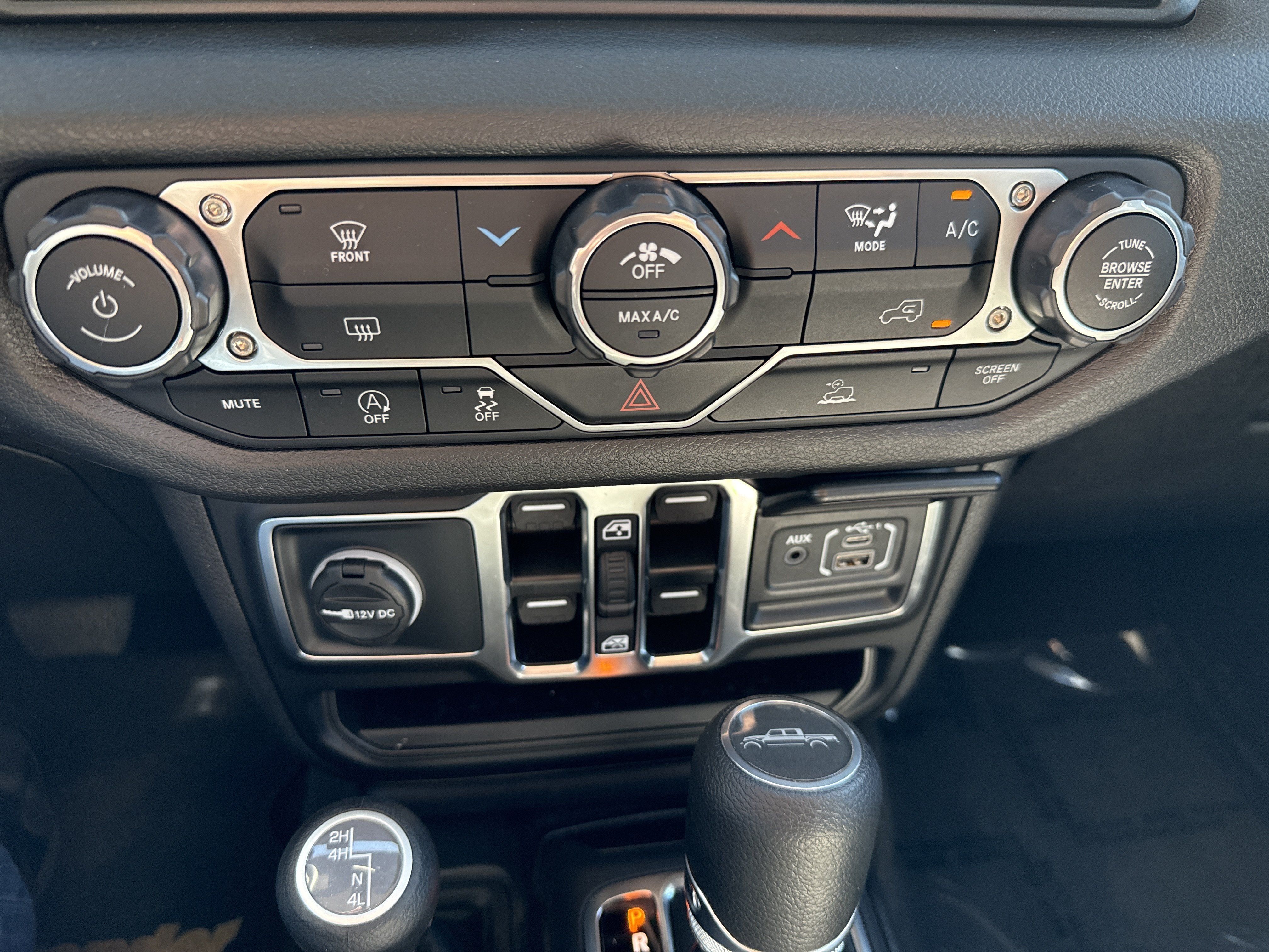 Used 2025 Jeep Gladiator Sport AWD/4WD image 25
