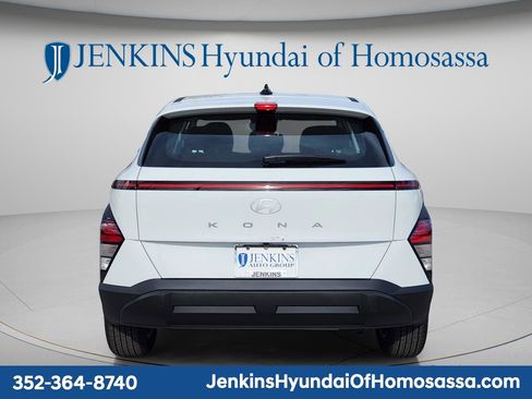 New 2026 Hyundai Kona SE image 3