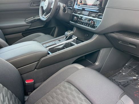New 2025 Nissan Pathfinder SV image 19