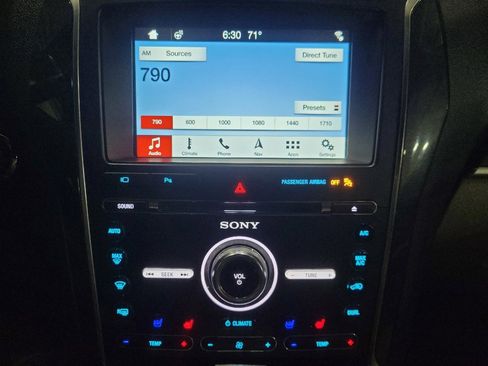 Used 2018 Ford Explorer Limited w/ Ford Safe & Smart Package AWD/4WD image 25