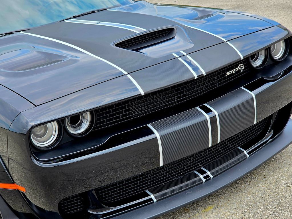 Used 2018 Dodge Challenger SRT Hellcat RWD image 6