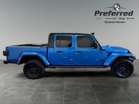 Used 2022 Jeep Gladiator Sport AWD/4WD image 9