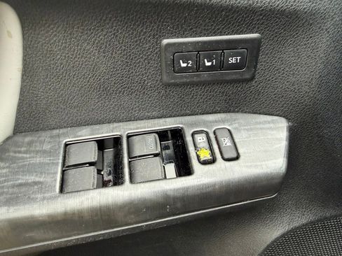 Used 2017 Toyota RAV4 Platinum image 24