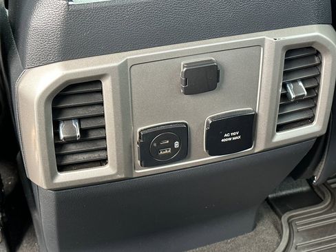 Used 2022 Ford F250 Lariat w/ Lariat Value Package image 39