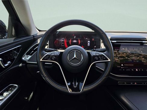 Used 2025 Mercedes-Benz E 350 4MATIC Sedan image 36