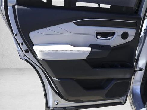 New 2026 Honda Pilot Touring image 19