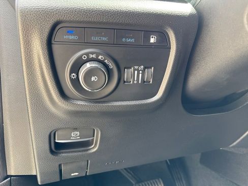 Used 2022 Jeep Grand Cherokee Overland AWD/4WD image 23