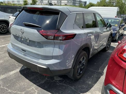 Used 2026 Nissan Rogue SV FWD image 5