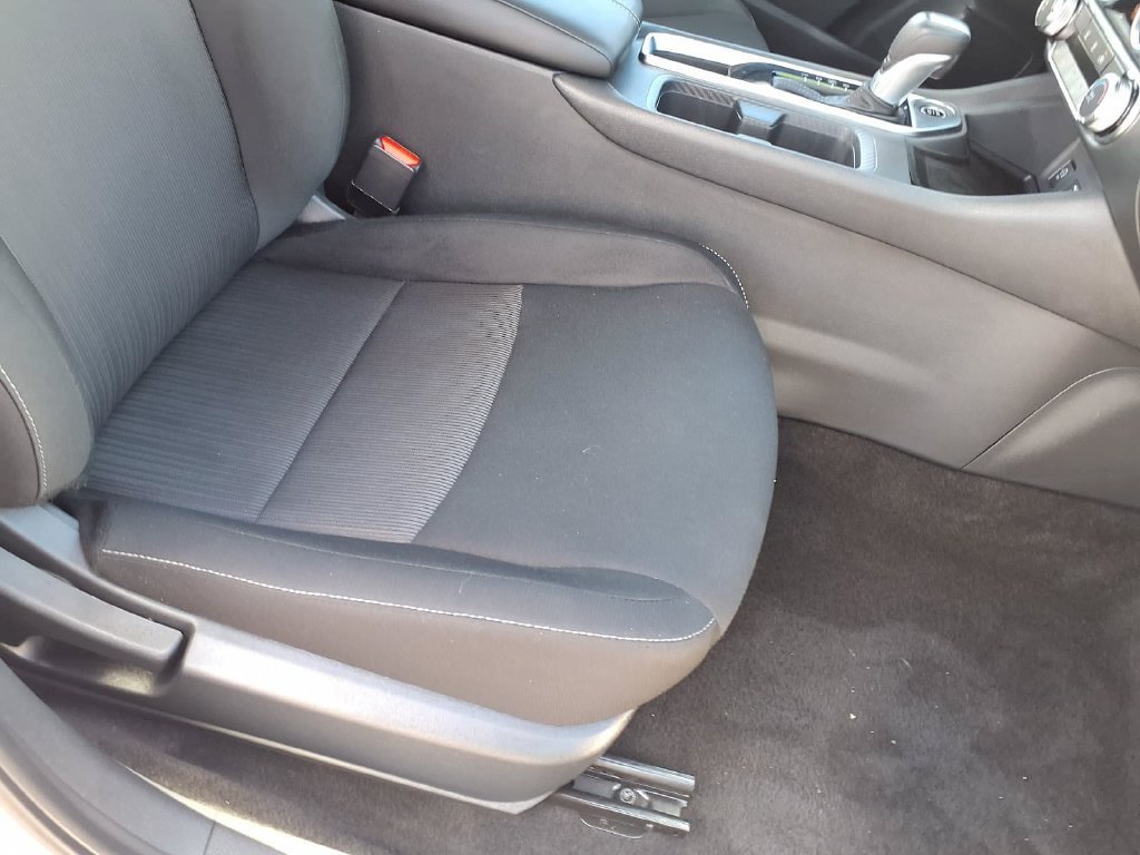 Used 2025 Nissan Sentra SV FWD image 17