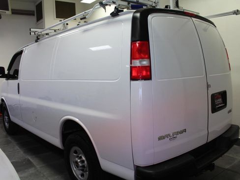 Used 2021 GMC Savana 2500 w/ Enhanced Convenience Package RWD image 4