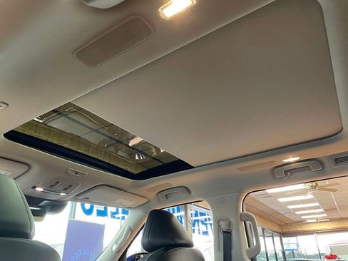 Used 2025 INFINITI QX80 Sensory image 22