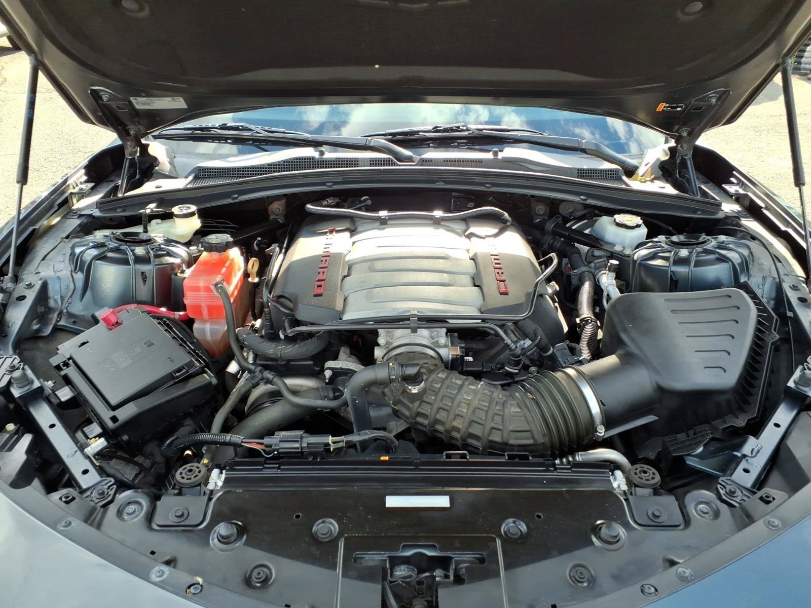 Used 2021 Chevrolet Camaro SS RWD image 7