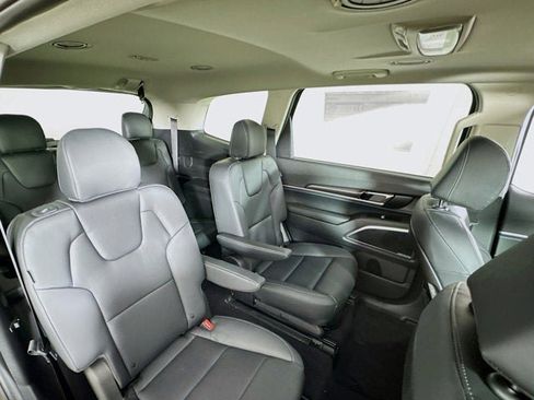 New 2025 Kia Telluride S image 32