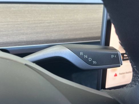 Used 2023 Tesla Model Y Long Range AWD/4WD image 23