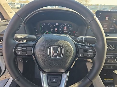 Used 2025 Honda Accord Touring image 15