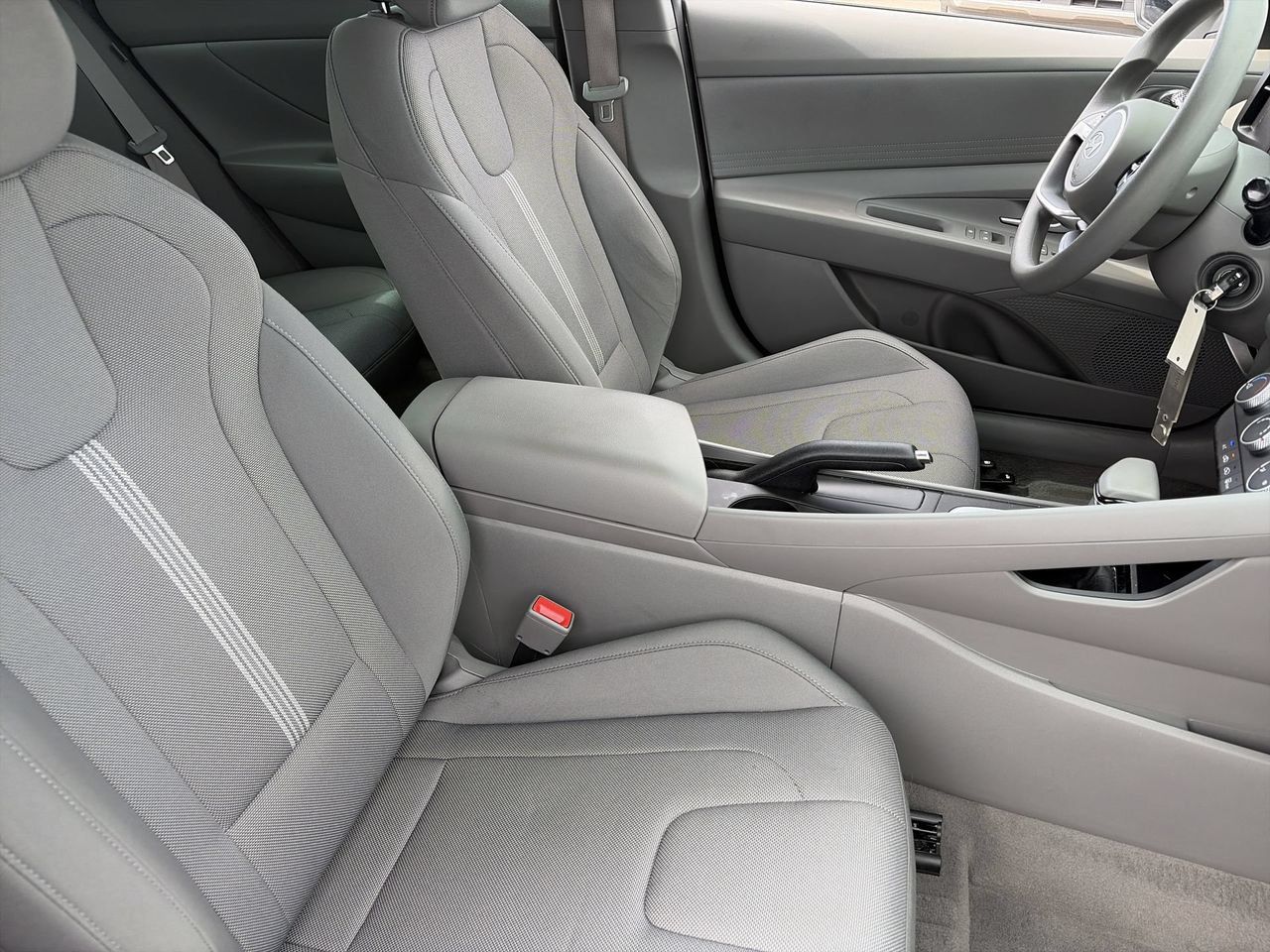 Certified 2024 Hyundai Elantra SE FWD image 10